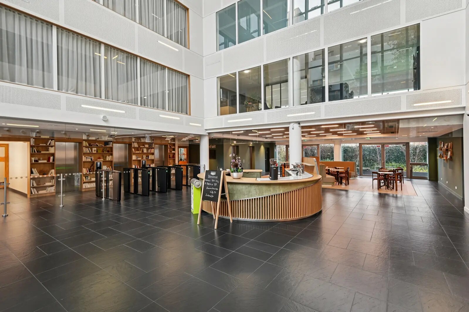 Bureau dans Boulogne-Billancourt à louer Hall d’entrée– Image 1 sur 16