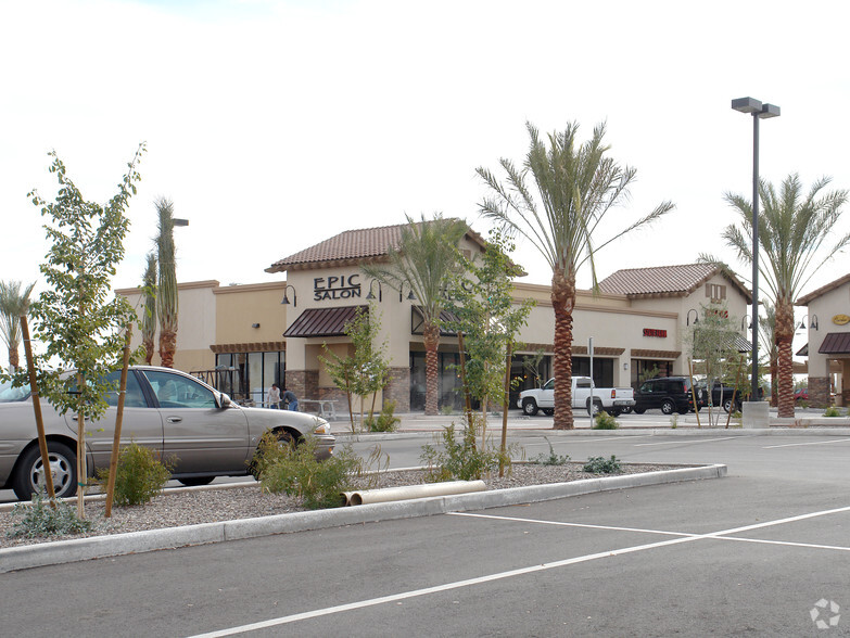 E Queen Creek Rd, Chandler, AZ à louer - Photo de l’immeuble – Image 1 sur 4