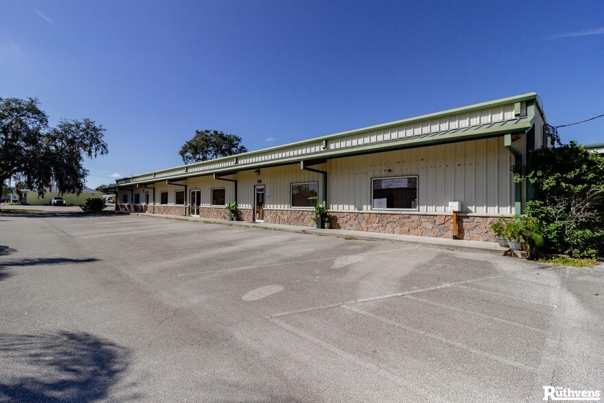 1503 N Lake Ave, Avon Park, FL à vendre - Photo intérieure – Image 3 sur 12