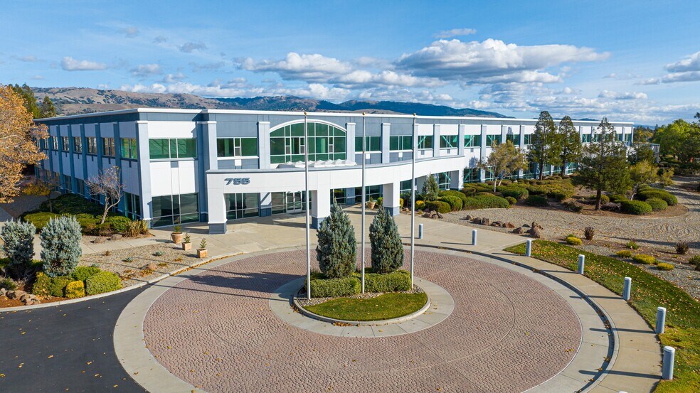 755 Jarvis Dr, Morgan Hill, CA à louer - Photo de l’immeuble – Image 3 sur 21