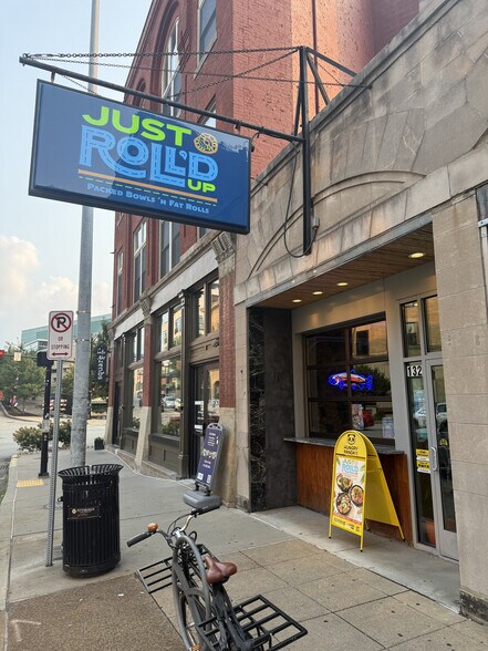 132 S Highland Ave, Pittsburgh, PA à louer - Photo de l’immeuble – Image 1 sur 3