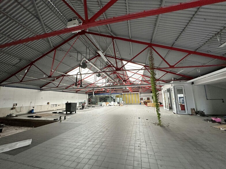 93 Bollo Ln, Londres à vendre - Photo de l’immeuble – Image 3 sur 6