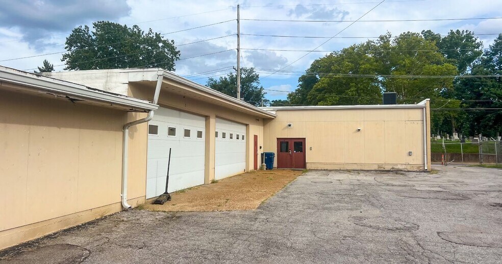 2015 Lemay Ferry Rd, Saint Louis, MO à vendre - Photo de l’immeuble – Image 2 sur 3