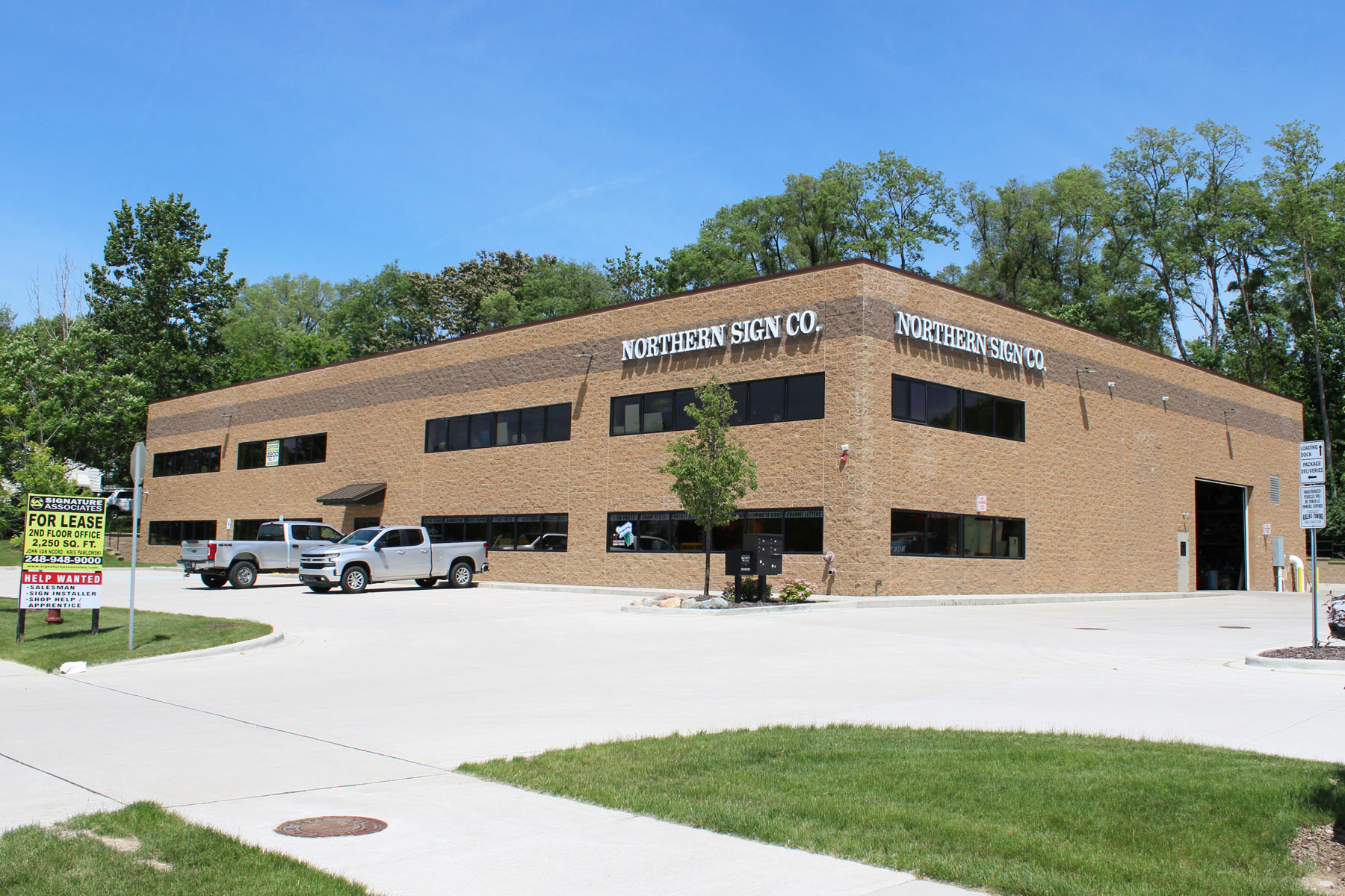 2181 E Walton Blvd, Auburn Hills, MI à louer Photo de l’immeuble– Image 1 sur 3