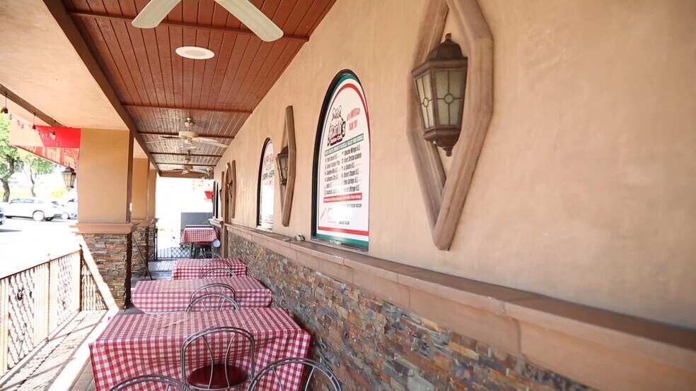 73155 Highway 111, Palm Desert, CA à vendre - Vidéo sur l’annonce professionnelle – Image 3 sur 52