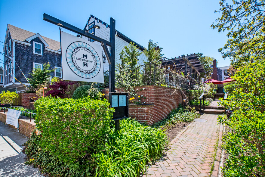 133 Bradford St, Provincetown, MA à vendre - Photo de l’immeuble – Image 2 sur 31
