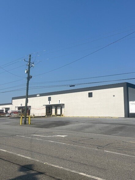 707 S Erwin St, Cartersville, GA à louer - Photo de l’immeuble – Image 2 sur 15