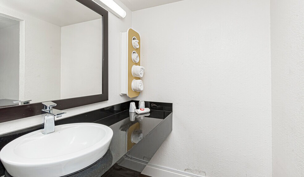 9999 Gwenadele Ave, Baton Rouge, LA à vendre - Photo de l’immeuble – Image 2 sur 15