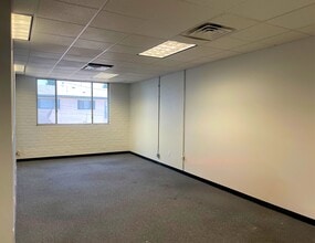 1435 S La Cienega Blvd, Los Angeles, CA à louer Photo intérieure– Image 2 sur 8