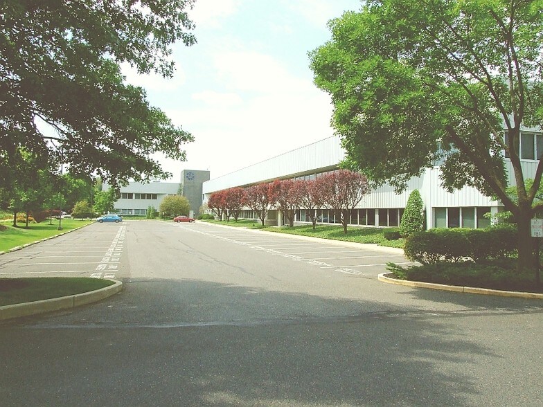 13000 Midlantic Dr, Mount Laurel, NJ à louer - Photo de l’immeuble – Image 3 sur 10