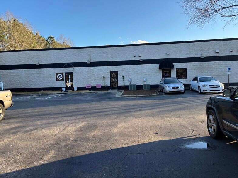 259 Venture Dr, Smithfield, NC à louer - Photo de l’immeuble – Image 2 sur 7