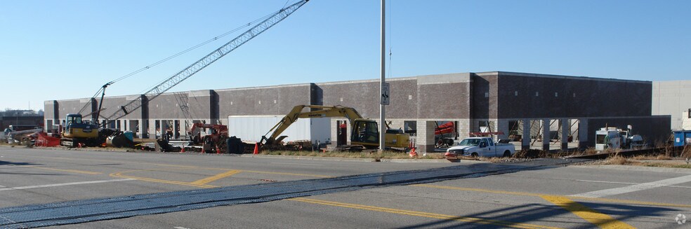 10000-10098 Lackman Rd, Lenexa, KS à louer - Photo de l’immeuble – Image 2 sur 15