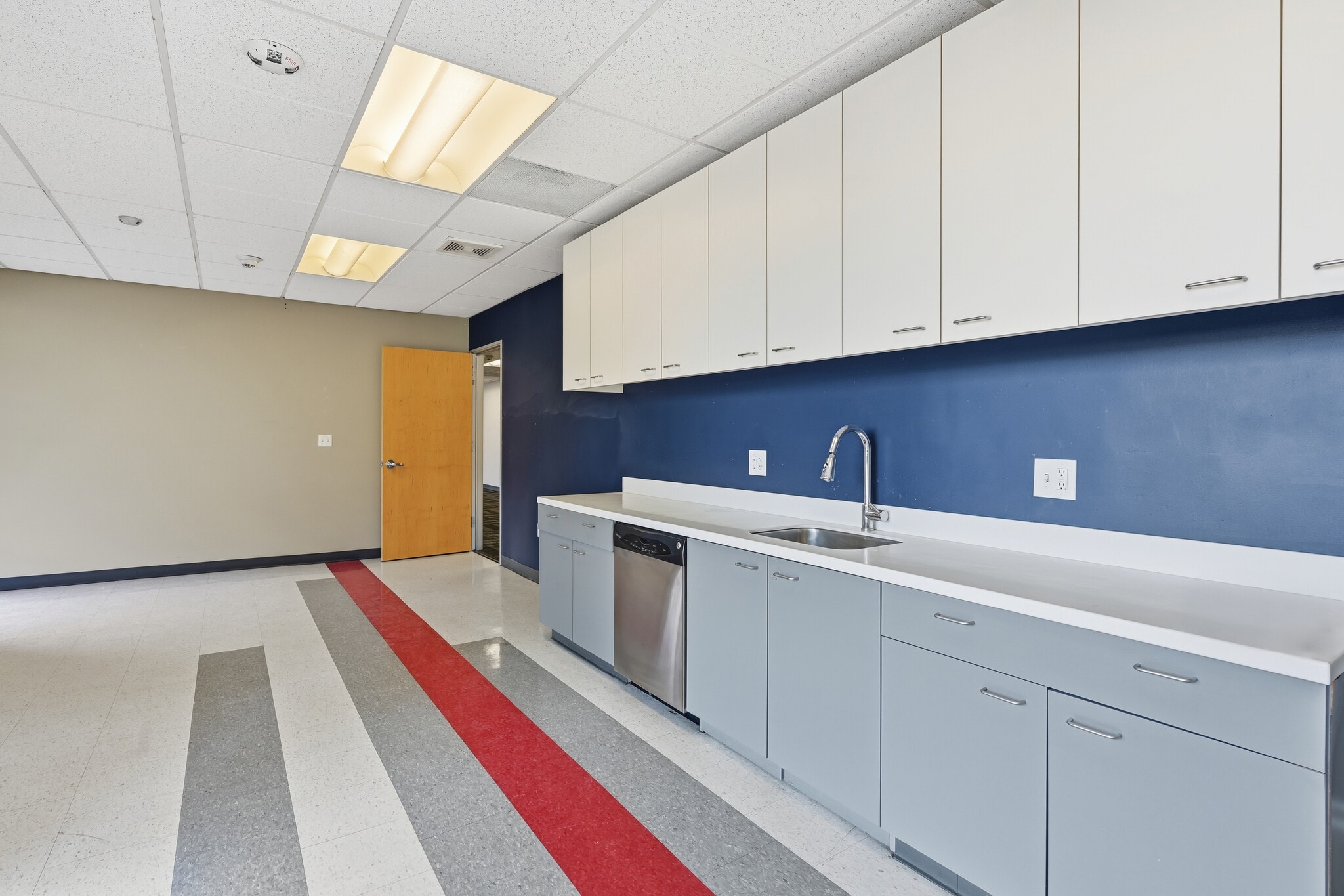 11555 Sorrento Valley Rd, San Diego, CA à louer Photo intérieure– Image 1 sur 8