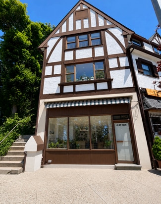 Plus de détails pour 4201 235th St, Little Neck, NY - Local commercial à louer