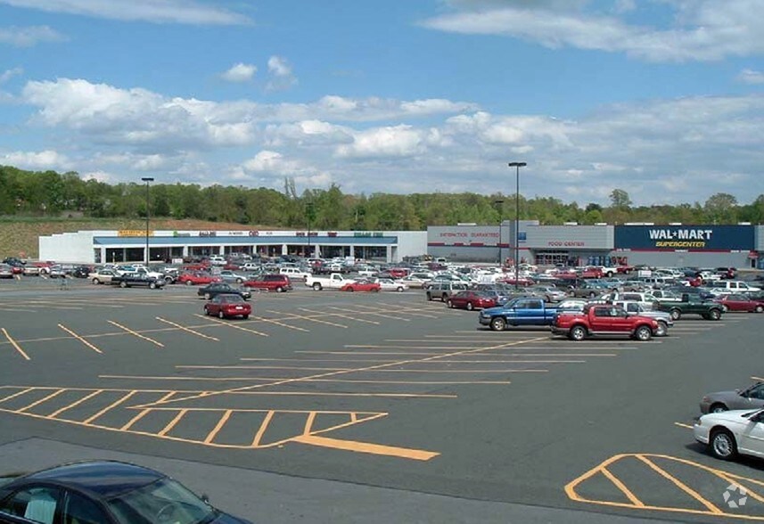 175 Madison Heights Sq, Madison Heights, VA à louer - Photo de l’immeuble – Image 2 sur 3