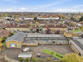 Longshaw Rd, Londres à louer Photo intérieure– Image 1 sur 1