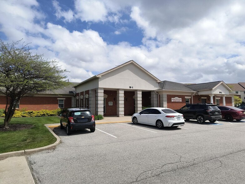 255 E 90th Dr, Merrillville, IN à louer - Photo de l’immeuble – Image 2 sur 15