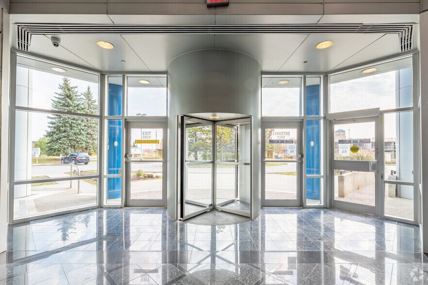 625 Cochrane Dr, Markham, ON à louer - Hall d’entrée – Image 2 sur 28