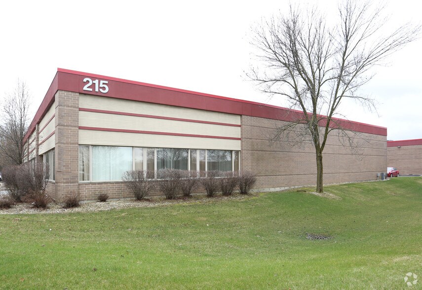 16W235 83rd St, Burr Ridge, IL à louer - Photo de l’immeuble – Image 2 sur 5
