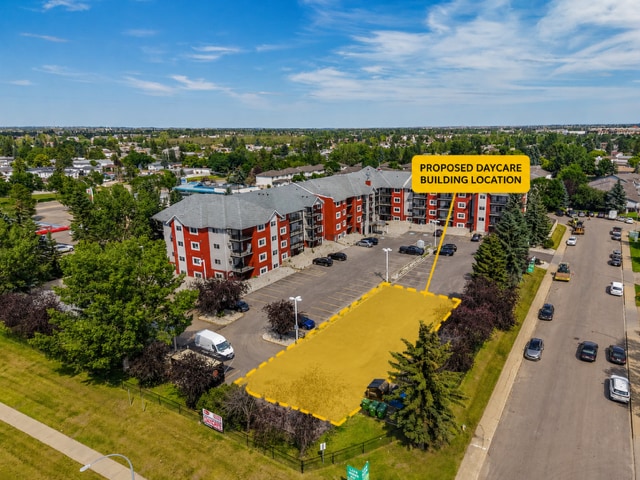 12618 152 Av NW, Edmonton, AB à louer Aérien– Image 1 sur 10