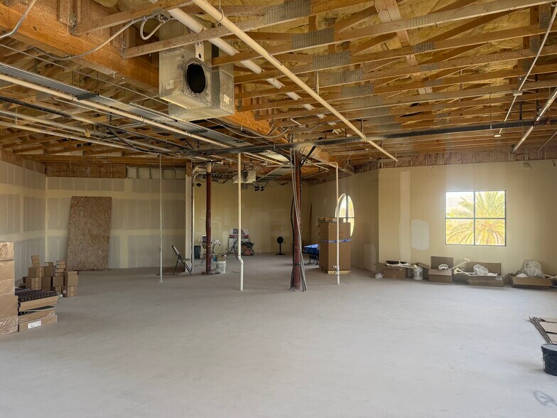 7175 N Durango Dr, Las Vegas, NV à louer - Photo de l’immeuble – Image 2 sur 17