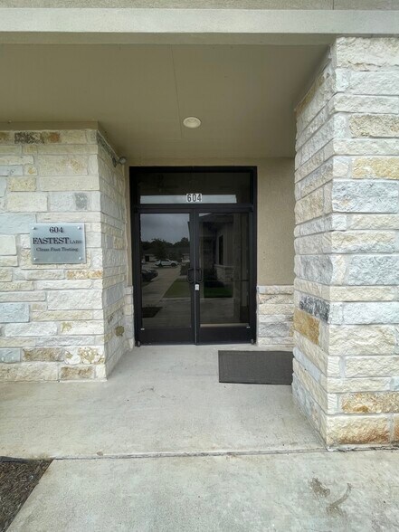 4220 Cartwright Rd, Missouri City, TX à vendre - Photo de l’immeuble – Image 2 sur 20