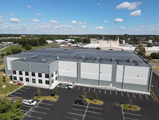 Plus de détails pour 101 Independence Ln, Chalfont, PA - Industriel/Logistique à louer