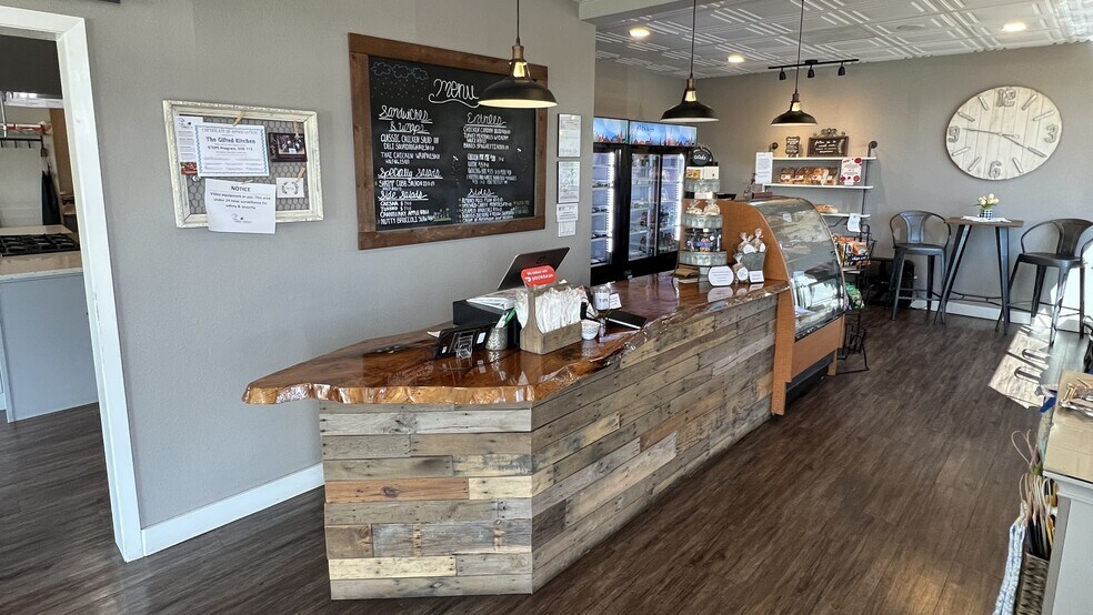 711 Vandercook Way, Longview, WA à louer - Photo de l’immeuble – Image 3 sur 18