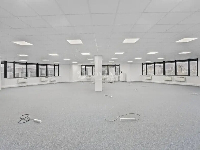 Bureau dans Argenteuil à louer - Photo de l’immeuble – Image 3 sur 8