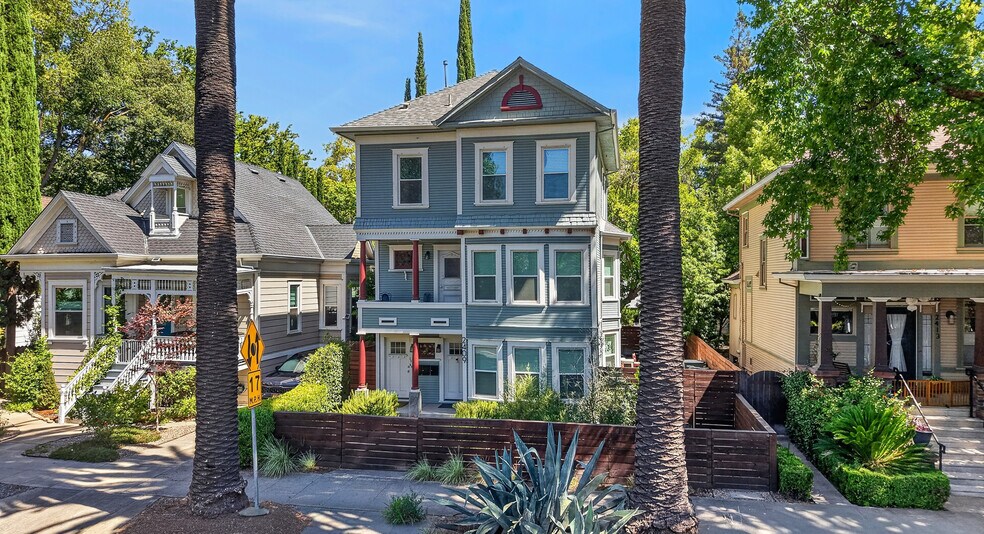 2409 I St, Sacramento, CA à vendre - Photo de l’immeuble – Image 2 sur 28