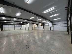 5045 McNeel Industrial Blvd, Powder Springs, GA à louer Photo de l’immeuble– Image 2 sur 2