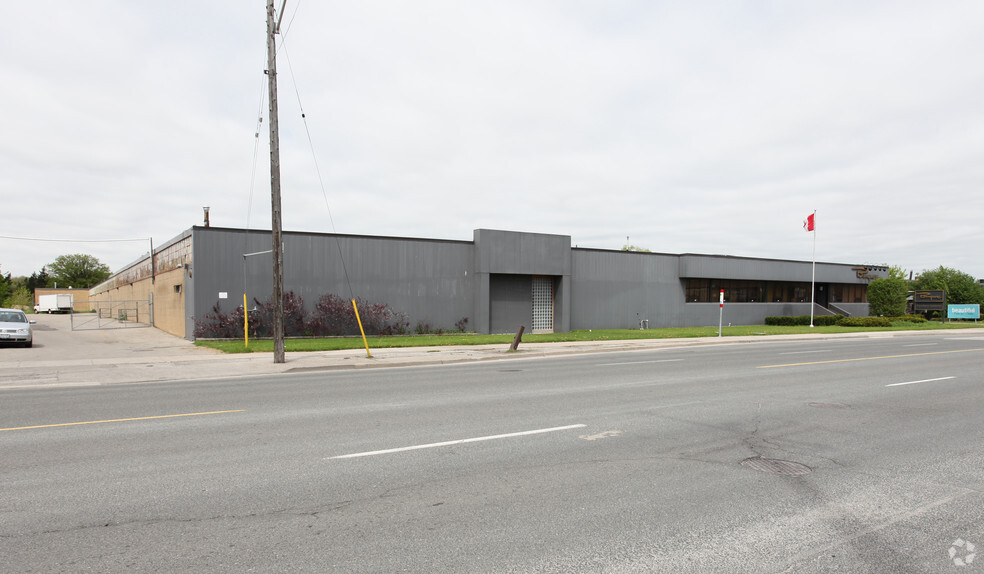 1168 Caledonia Rd, Toronto, ON à louer - Photo de l’immeuble – Image 2 sur 2
