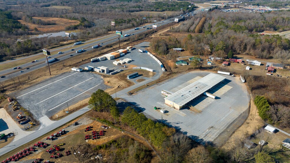 212 Robinson Rd NW, Calhoun, GA à louer - Photo de l’immeuble – Image 1 sur 8