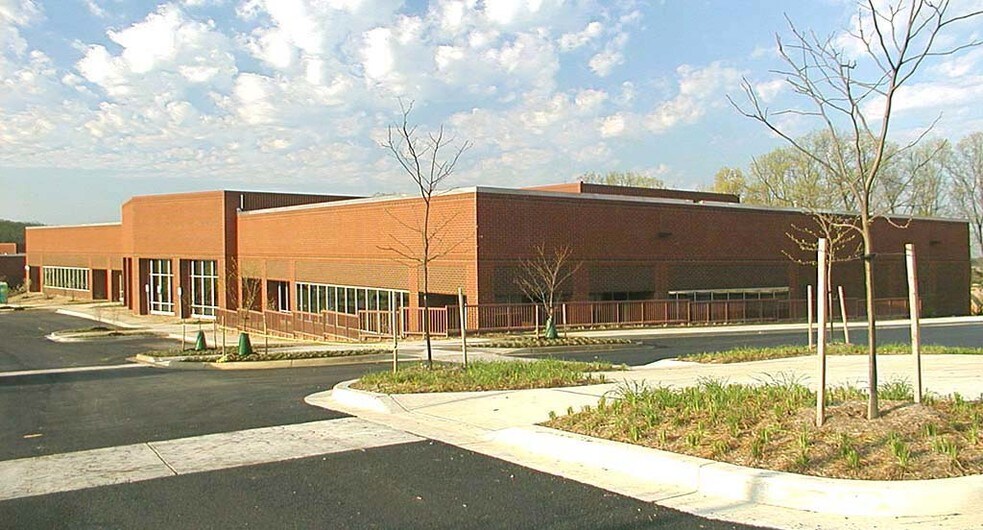 22520 Gateway Center Dr, Clarksburg, MD à louer - Photo de l’immeuble – Image 2 sur 11