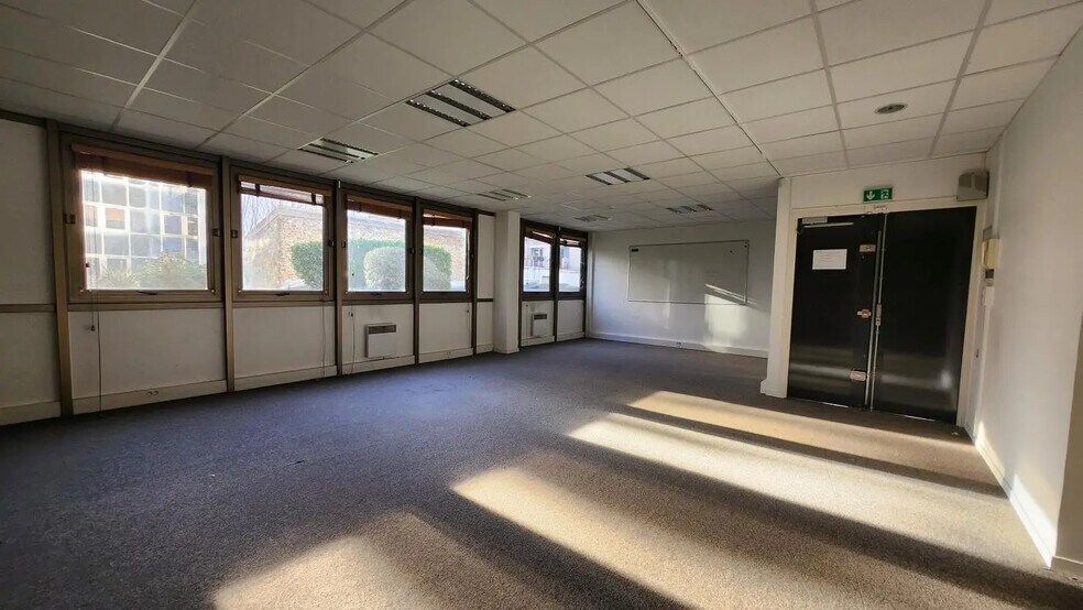 Bureau dans Boulogne-Billancourt à louer - Photo de l’immeuble – Image 1 sur 5