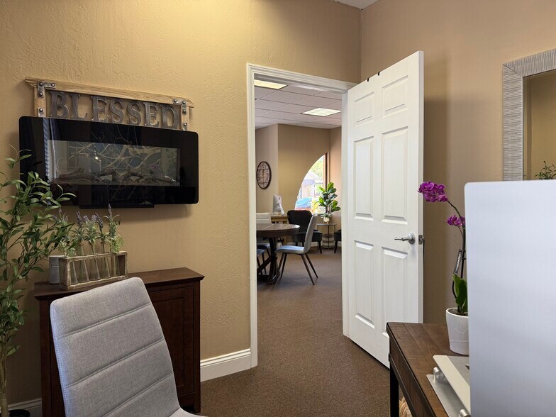 1000 Texas St, Fairfield, CA à louer - Photo de l’immeuble – Image 3 sur 24
