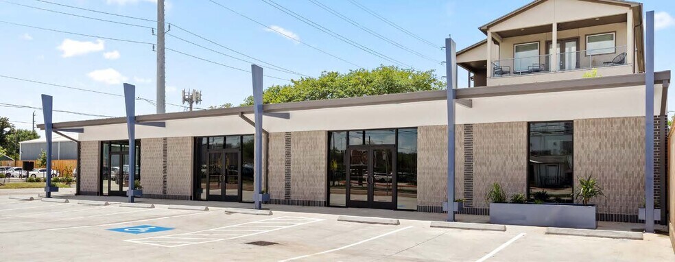1303 N Durham Dr, Houston, TX à louer - Photo de l’immeuble – Image 3 sur 6