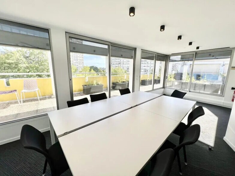 Bureau dans Puteaux à louer - Photo de l’immeuble – Image 3 sur 7