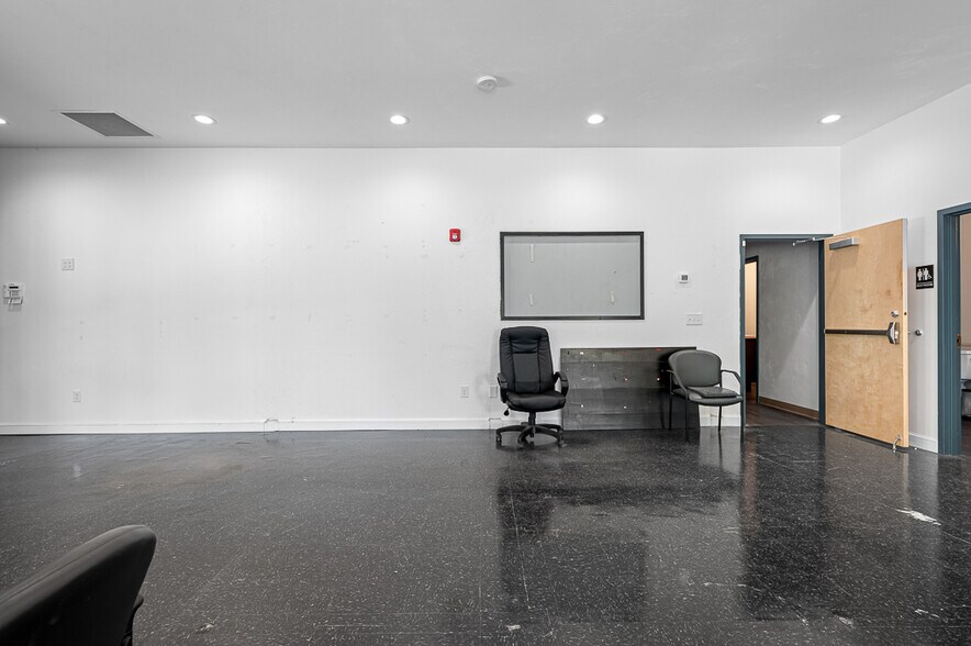 10 Meadow Rd, Spencer, MA à vendre - Photo de l’immeuble – Image 2 sur 80