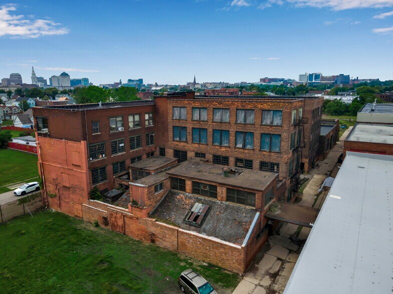 203 Pratt St, Buffalo, NY à vendre - Photo de l’immeuble – Image 3 sur 25