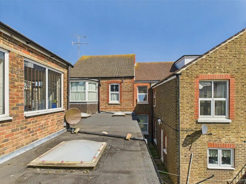 145-147 Tarring Road, Worthing à vendre - Photo de l’immeuble – Image 3 sur 3