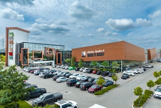 Plus de détails pour 7250 Keele St, Vaughan, ON - Local commercial à vendre