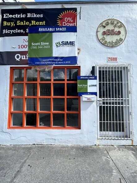 2753 SW 27th Ave, Miami, FL à louer - Photo de l’immeuble – Image 2 sur 2
