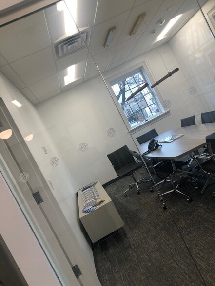 263 Sea Cliff Ave, Sea Cliff, NY à louer - Photo intérieure – Image 1 sur 5