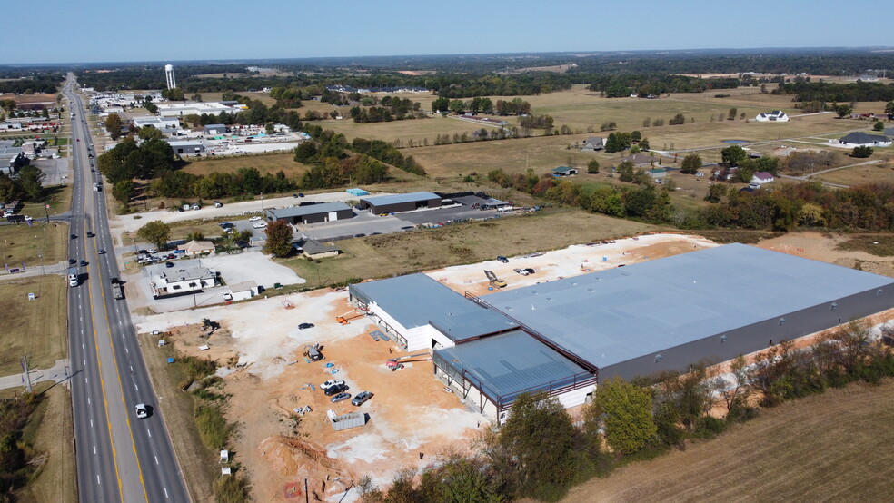 516 Henri De Tonti Blvd, Tontitown, AR à louer - Photo de l’immeuble – Image 3 sur 4