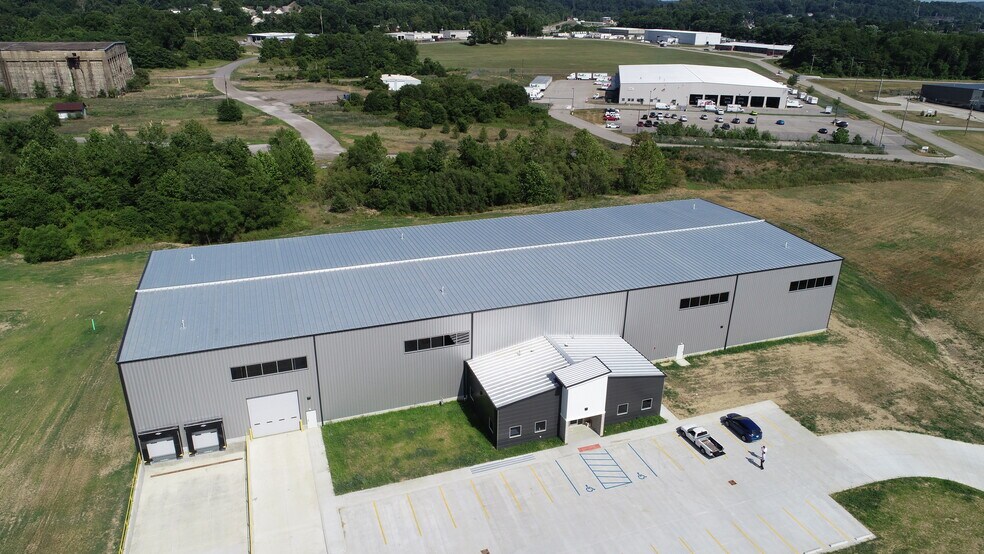 265 Commerce Dr, South Point, OH à louer - Photo de l’immeuble – Image 2 sur 21