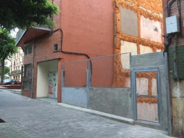 Terrain dans Barcelone, Barcelona à vendre - Photo de l’immeuble – Image 2 sur 6