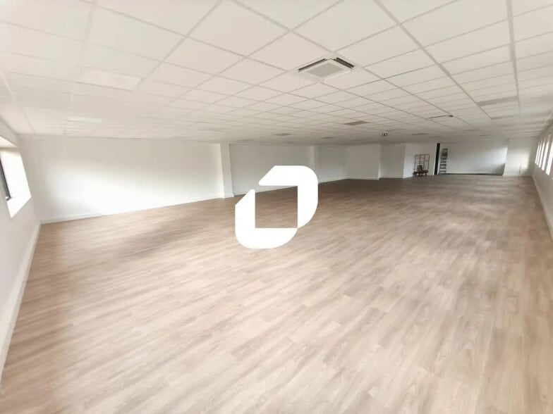 Bureau dans Rosny-sous-Bois à vendre - Photo de l’immeuble – Image 3 sur 6