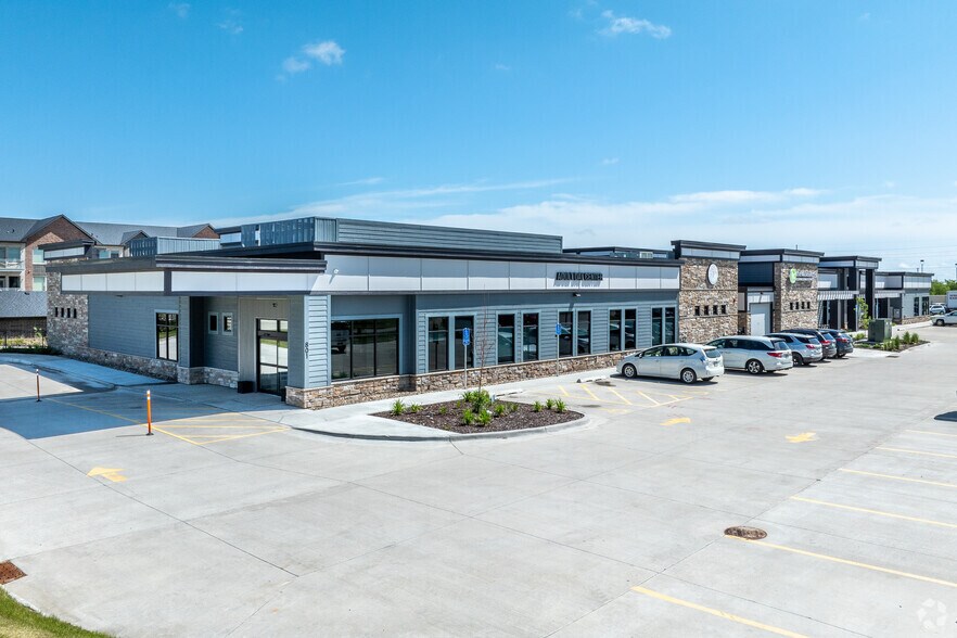 801 NE Venture Dr, Waukee, IA à vendre - Photo de l’immeuble – Image 1 sur 13