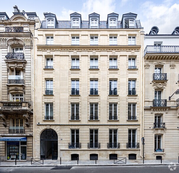 71 Rue De Miromesnil, Paris à louer - Photo de l’immeuble – Image 1 sur 4